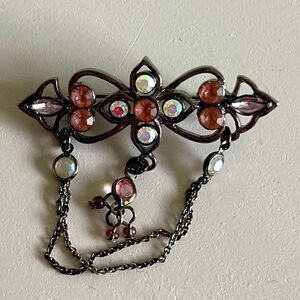 Beautiful vintage moth and the magpie brooch.